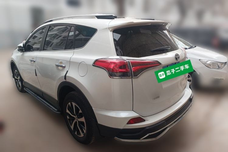 Used Toyota RAV4 2016 2.0L CVT Two-Wheel Drive Fashion Edition China V Standard