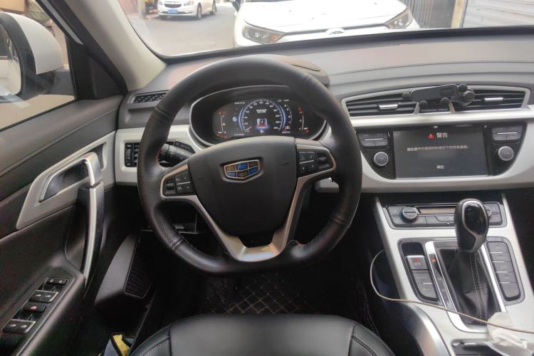 Used Geely Auto Emgrand X7 Sport 2018 1.8TD Automatic Two-Wheel Drive Smart Connect 4G Internet Edition Steering Wheel