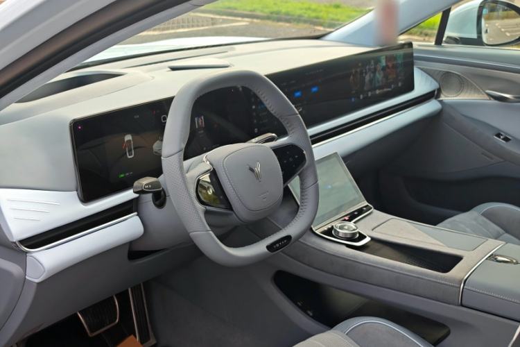 Used VOYAH PASSION 2023 Four-Wheel Drive Flagship Edition Interior 3