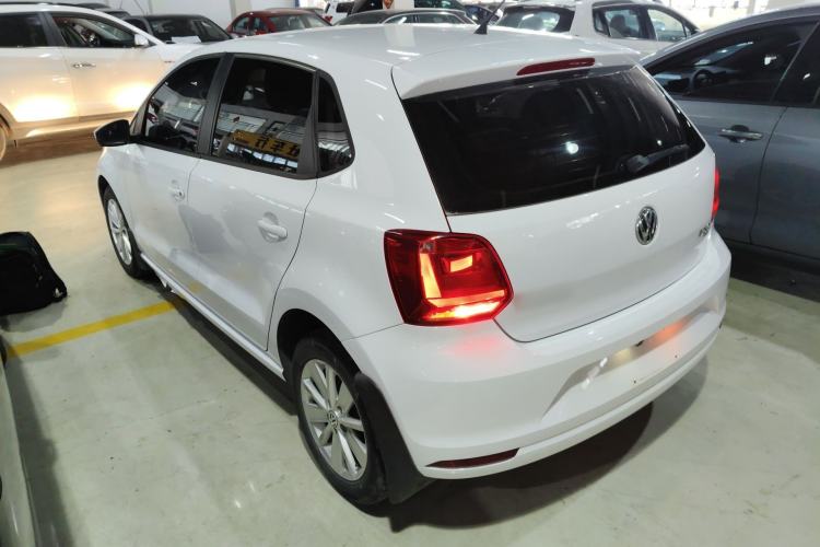 Used Volkswagen Polo 2016 1.6L Automatic Comfort Model
