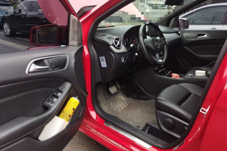 Used Mercedes-Benz B-Class 2017 B 200 Sport Edition Driver Seat