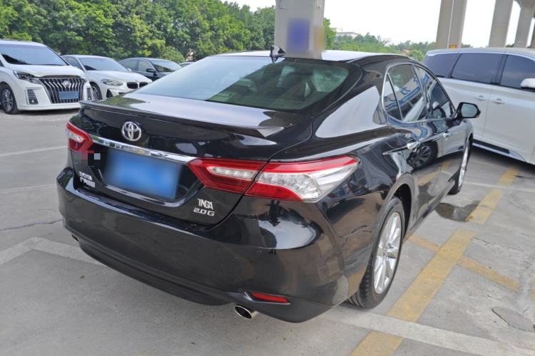 Used Toyota Camry 2018 2.0G Luxury Edition

