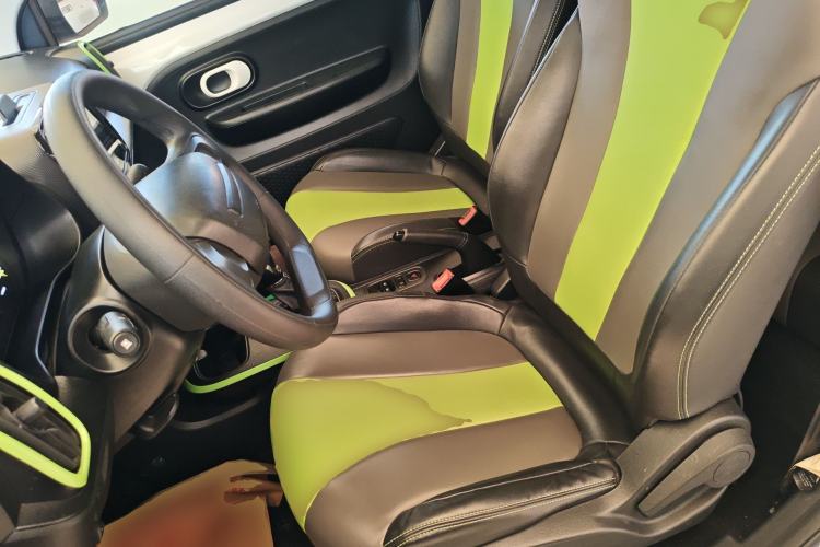 Used Roewe Clever 2021 302 km New Four-Seater Super-Efficient Version