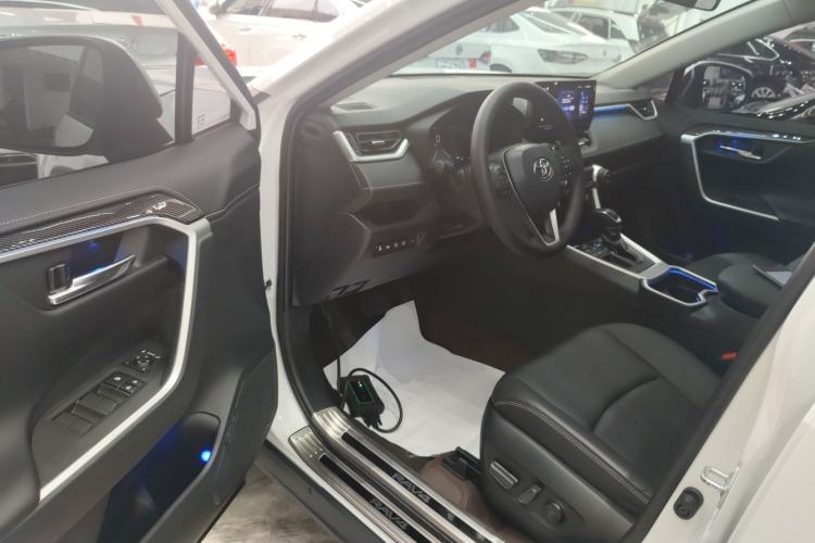 Used Toyota RAV4 2023 2.0L CVT Two-Wheel Drive Fashion Plus Edition
