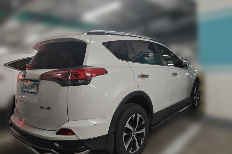 Used Toyota RAV4 2016 2.0L CVT Two-Wheel Drive Comfort Edition China V Standard