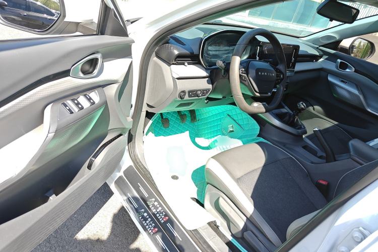 Used Baojun RC-5 2020 1.5T Manual Smart Luxury Edition Driver Seat