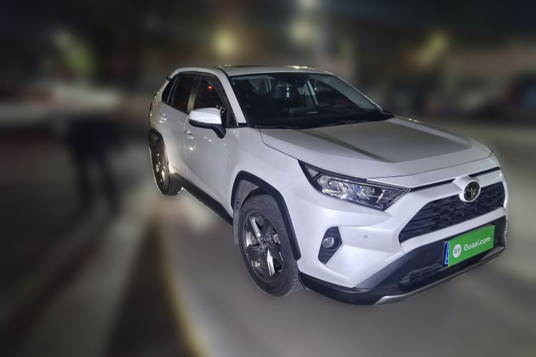 Used Toyota RAV4 2021 2.0L CVT 4x4 Style PLUS Edition Front Right 45 Deg