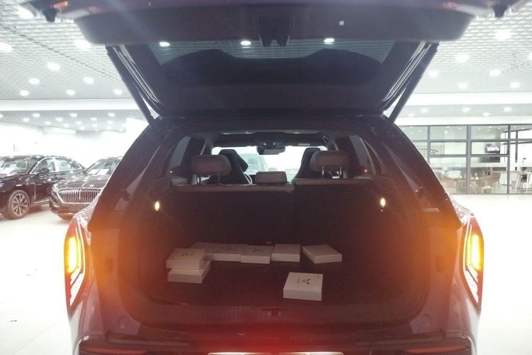 Used Hongqi Tiangong 08 2025 680 Ultra Four-Wheel-Drive Version Trunk