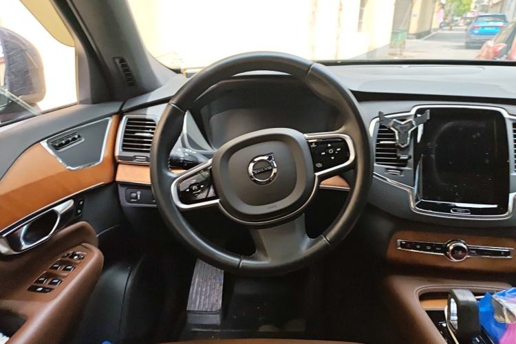 Used Volvo XC90 2022 B5 Smart Drive Luxury Edition 5 Seats