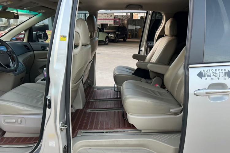 Used BYD M6 2015 2.4L Automatic Prestige Edition
