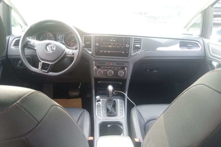 Used Volkswagen Golf Sportsvan 2018 280TSI Automatic Luxury Model Center Console