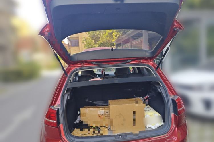 Used Volkswagen Golf 2014 1.6L Automatic Fashion Model Trunk