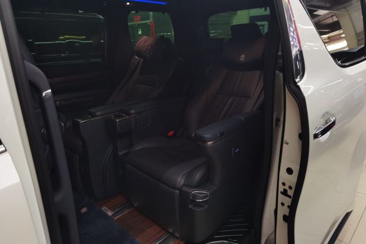 Used Toyota Vellfire 2023 Crown Dual-Engine 2.5L HV Ultimate Edition