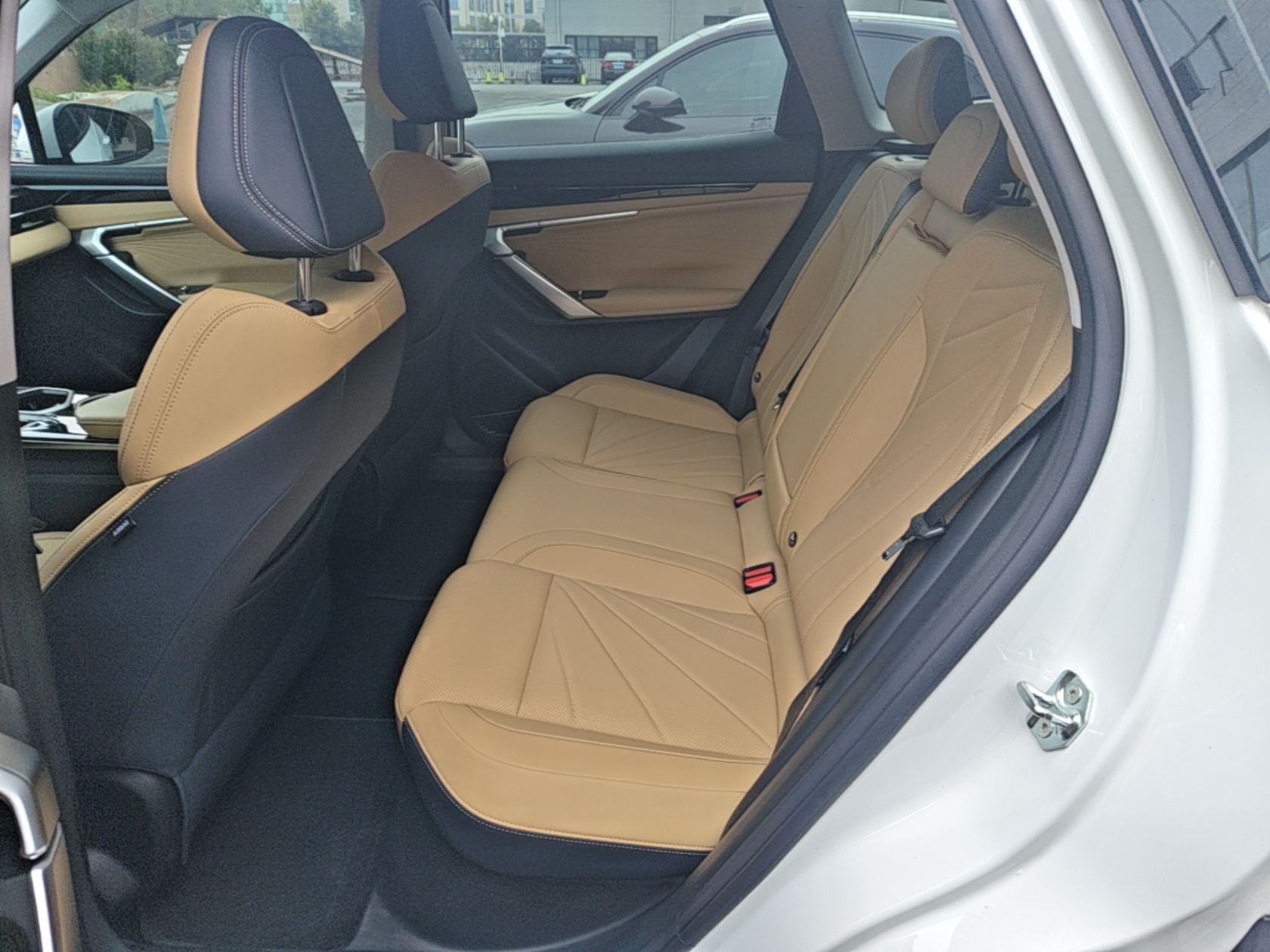 Geely Auto FX11 2023 1.5TD DCT Prestige Edition — снимка 20