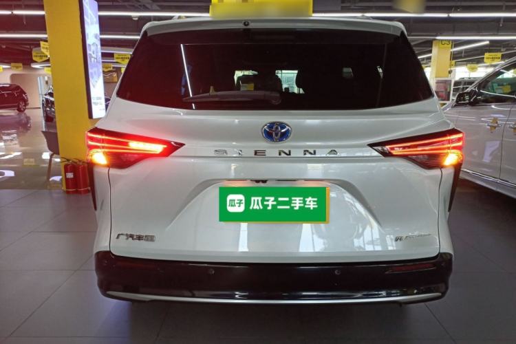 Used Toyota Sienna 2021 2.5L Hybrid Platinum Edition