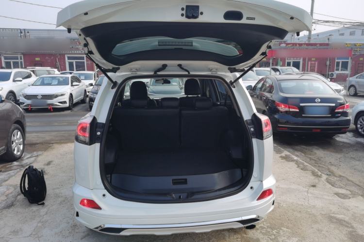 Used Toyota RAV4 2016 2.0L CVT Two-Wheel Drive Comfort Edition China V Standard