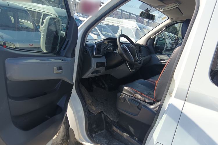 Used SAIC MAXUS Xintu V80 2021 2.0T PLUS Manual City Edition Short Wheelbase Ultra-Low Roof 5/6 Seats