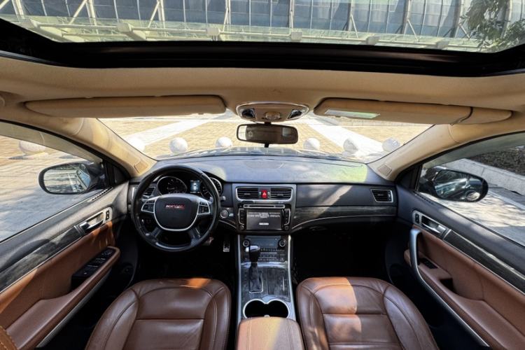 Used Haval H8 2015 2.0T Two-Wheel-Drive Standard Version
