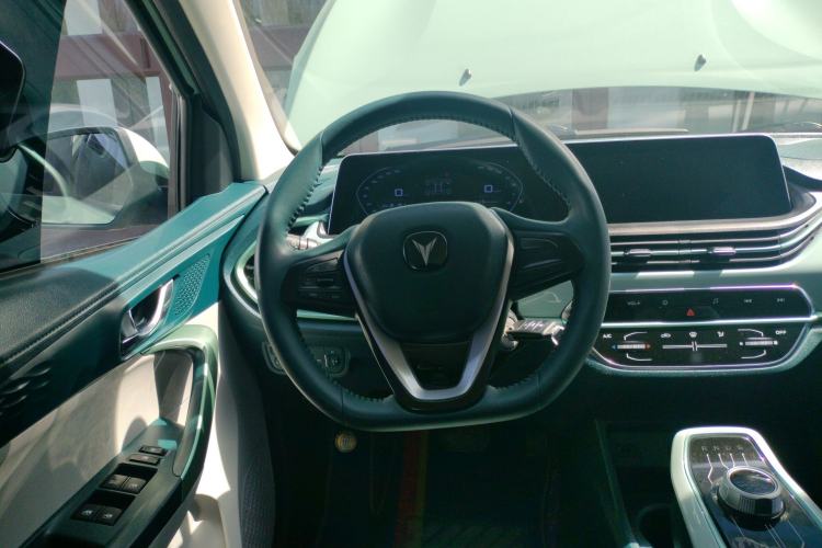 Used CHANGAN Benni E-Star 2022 Qingxin Edition Colorful Model Lithium Iron Phosphate Steering Wheel