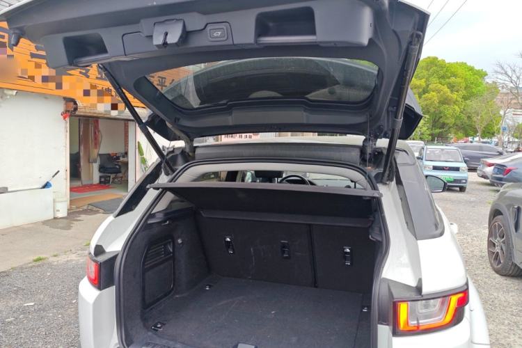 Used Land Rover Range Evoque 2018 240 PS SE Smart Brilliance Edition Trunk