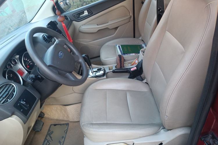 Used Ford Focus 2012 Hatchback Classic 1.8L Automatic Fashion Edition
