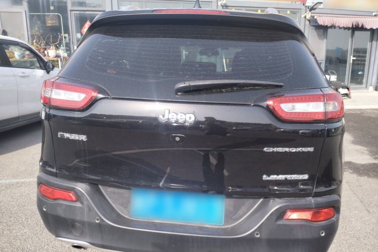 Used Jeep Cherokee 2017 2.0L Superior Edition