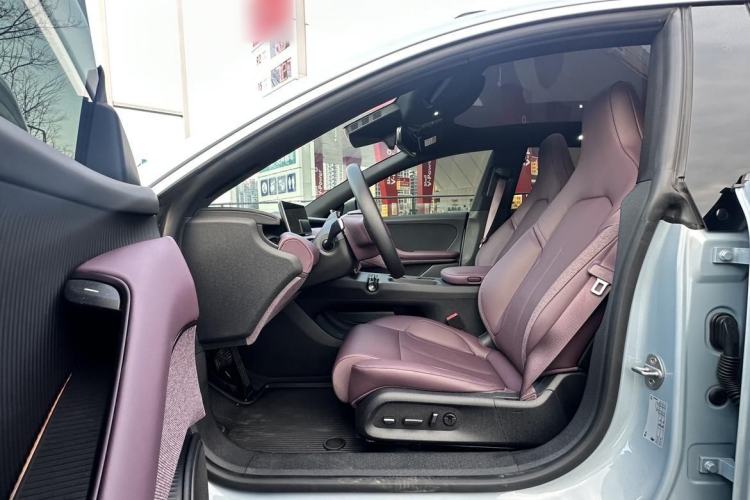 Used Nio ET5 2024 75 kWh Interior 2