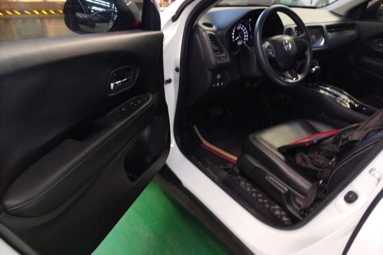 Used Honda Vezel 2020 1.5L CVT Pioneer Edition
