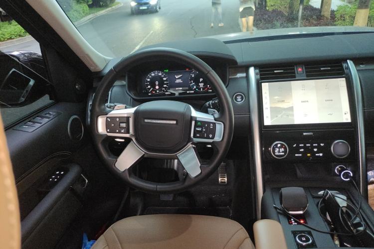 Used Land Rover Discovery 2023 Updated Version 360 PS Metropolitan Edition