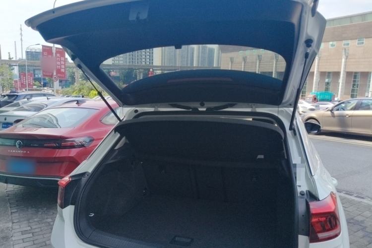 Used Volkswagen T-ROC 2018 280TSI DSG Two-Wheel-Drive Comfort Version China V Standard Trunk