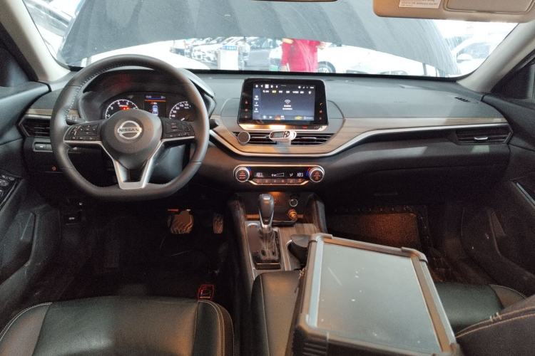 Used Nissan Teana 2021 2.0L XL Comfort Edition Center Console