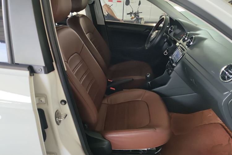 Used Volkswagen Jetta 2017 1.5L Manual Fashion Edition
