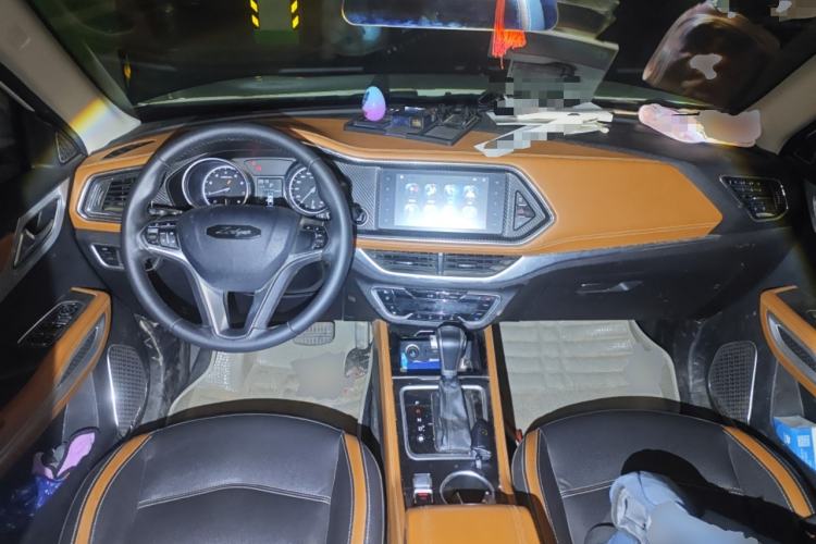 Used Zotye T300 2017 1.5T CVT Luxury Model Center Console