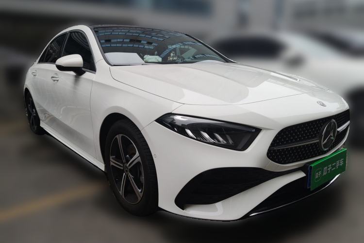 Used Mercedes-Benz A-Class 2025 A 200 L Fashion Model Front Right 45 Deg