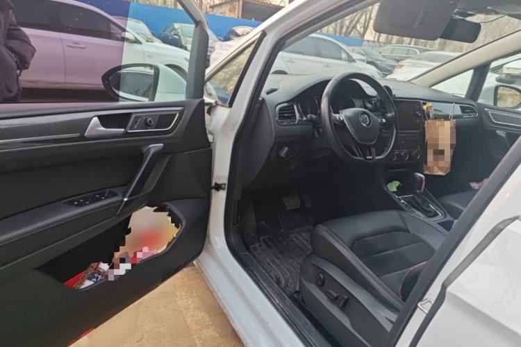 Used Volkswagen Golf Sportsvan 2018 230TSI Automatic Luxury Model Driver Seat