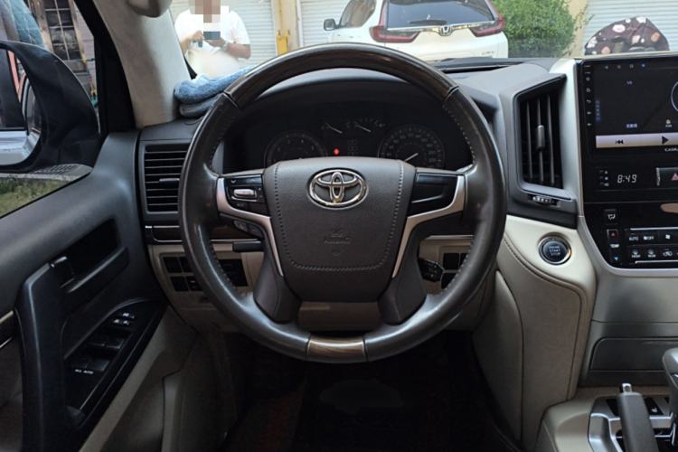 Used Toyota Land Cruiser 