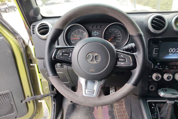 Used BAIC Off-Road BJ40 2016 2.3T Automatic Four-Wheel Drive Premium Edition Steering Wheel