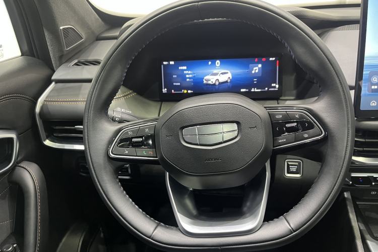 Used Geely Auto Haoyue L 2025 2.0T DCT Luxury Edition