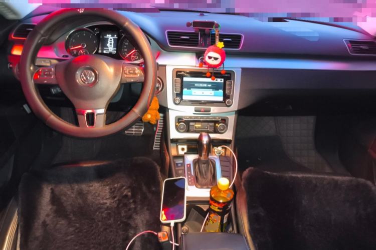 Used Volkswagen CC 2012 1.8TSI Prestige Model Center Console