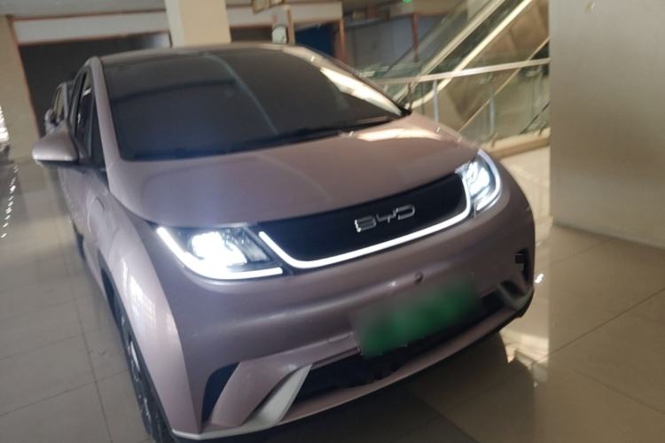 Used BYD Dolphin 2021 405 km Fashion Edition Front Right 45 Deg