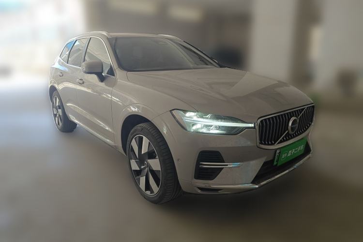 Used Volvo XC60 New Energy 2024 T8 Plug-in Hybrid Long-Range All-Wheel Drive Smart Luxury Edition Front Right 45 Deg