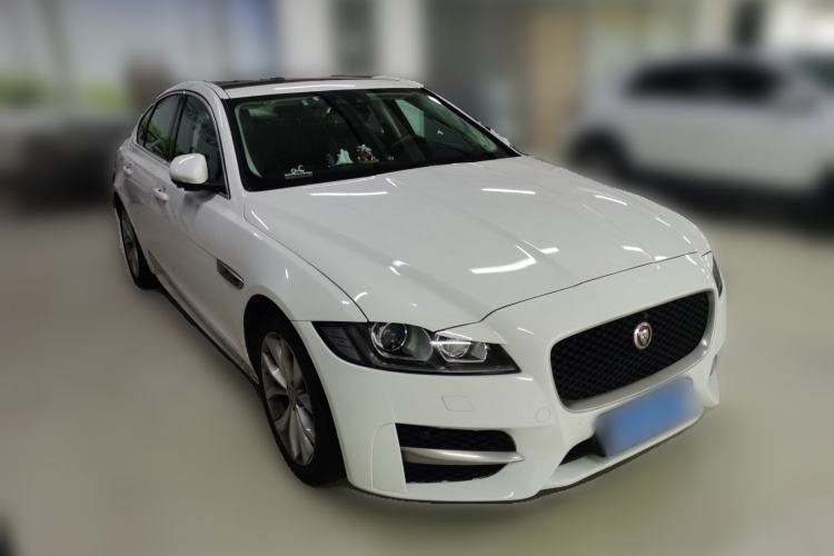 Used Jaguar XF 2016 XF 2.0T Two-Wheel-Drive R-Sport Sport Edition Front Right 45 Deg