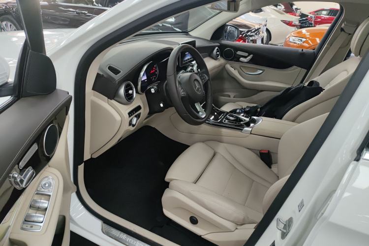 Used Mercedes-Benz GLC 2016 GLC 260 4MATIC Luxury Model Driver Seat