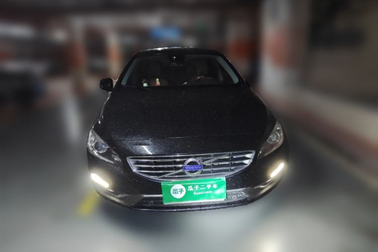 Used Volvo S60 2015 S60L 2.0T Zhiyuan Edition
