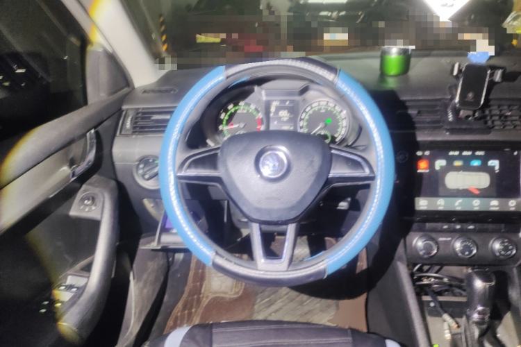 Used Skoda Octavia 2018 1.6L Automatic Comfort Edition Steering Wheel