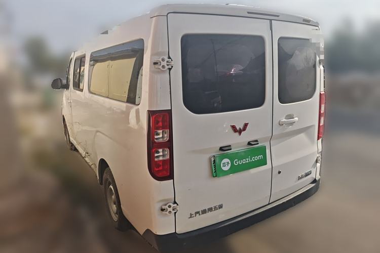Used Wuling Yangguang 2024 300km Comfort-Grade Passenger Van 60kW