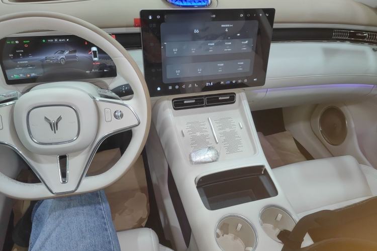 Used VOYAH FREE 2025 Model FREE+ Four-Wheel-Drive Qiankun Edition Center Console