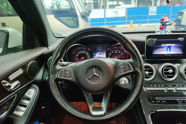 Used Mercedes-Benz GLC 2017 GLC 260 4MATIC Dynamic Edition Steering Wheel