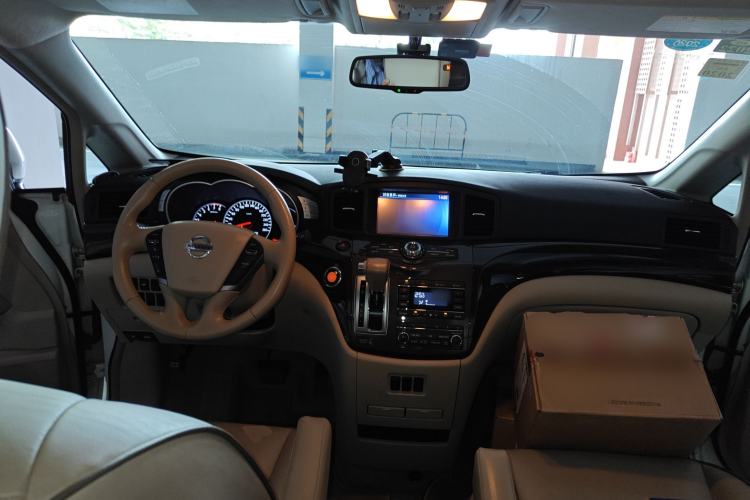 Used Nissan Quest 2015 3.5L SL Center Console