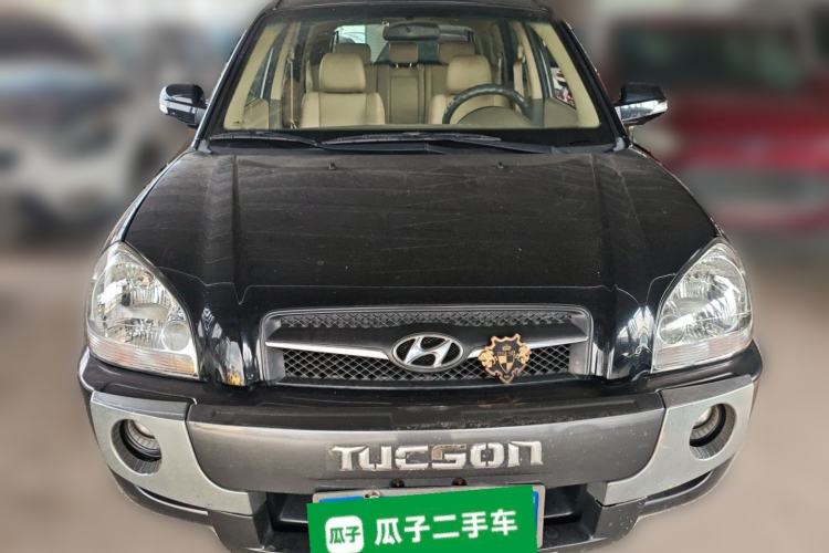 Used Hyundai Tucson 2009 2.0L Automatic Two-Wheel Drive with Sunroof Front